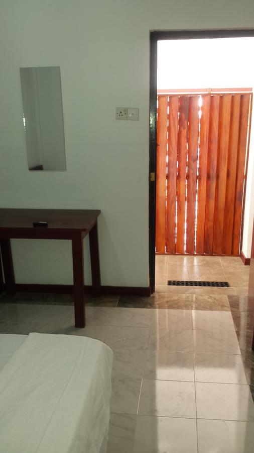 Anoleth Hotel Kalpitiya Exterior photo