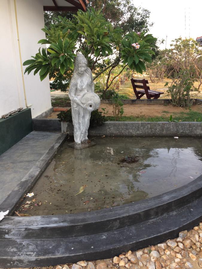 Anoleth Hotel Kalpitiya Exterior photo