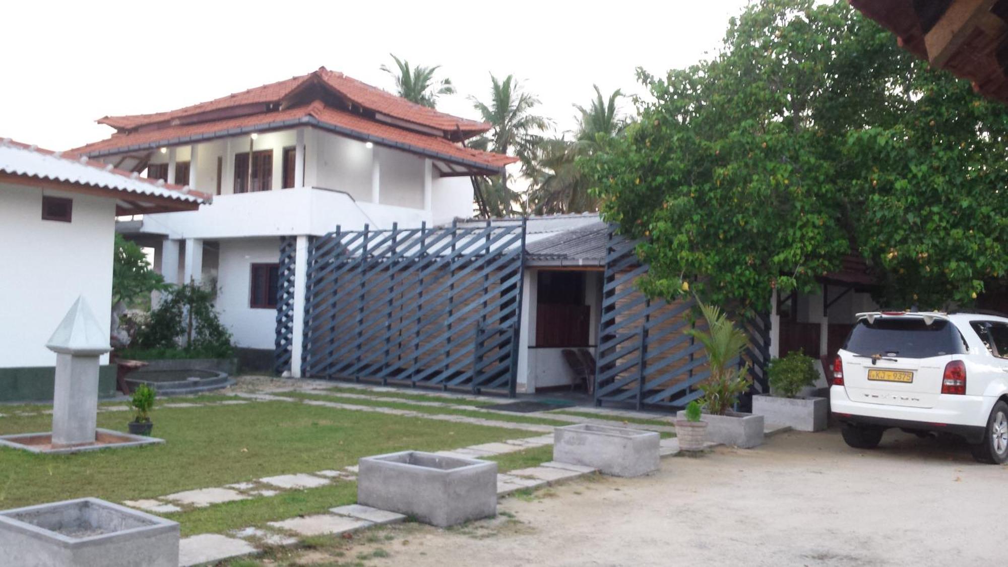 Anoleth Hotel Kalpitiya Exterior photo