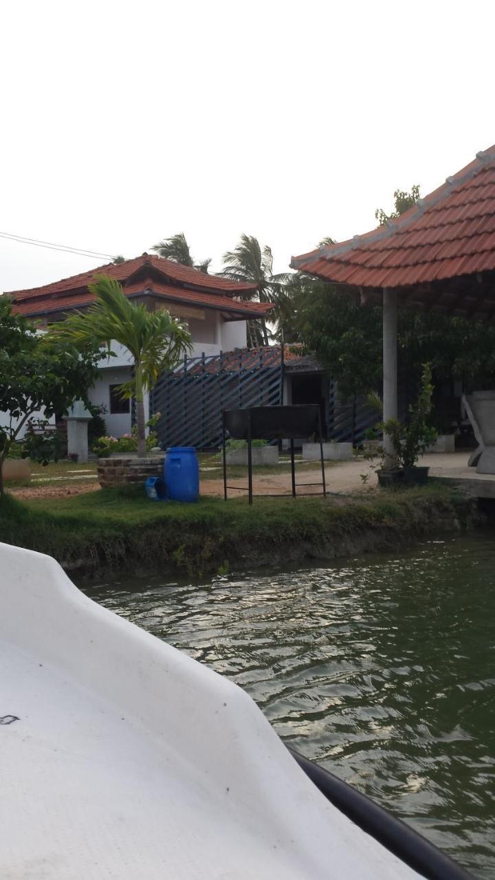 Anoleth Hotel Kalpitiya Exterior photo