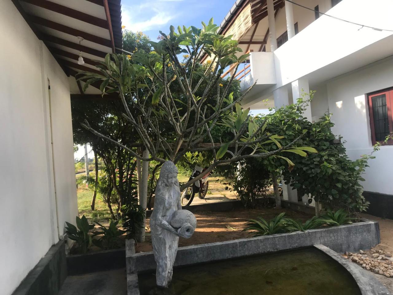 Anoleth Hotel Kalpitiya Exterior photo